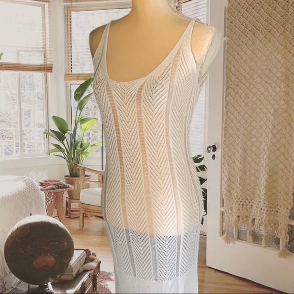 White cover up - Picture 8 of 8